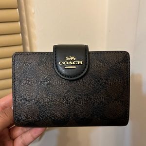 COACH Wallet In Signature Canvas